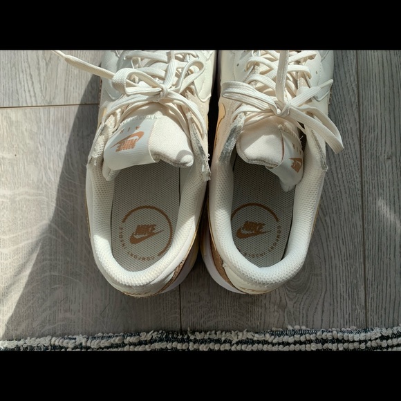 Japanese Nike Air Max Running Shoes Beige - Picture 8 of 9